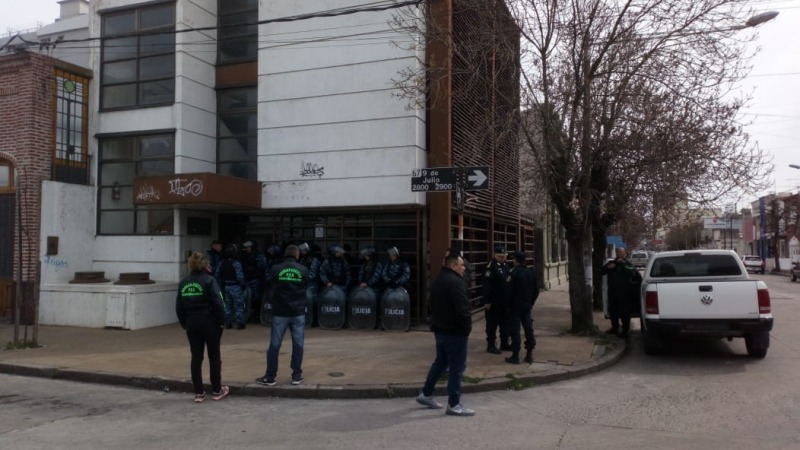 Allanamiento y detencin en la sede de la UOCRA